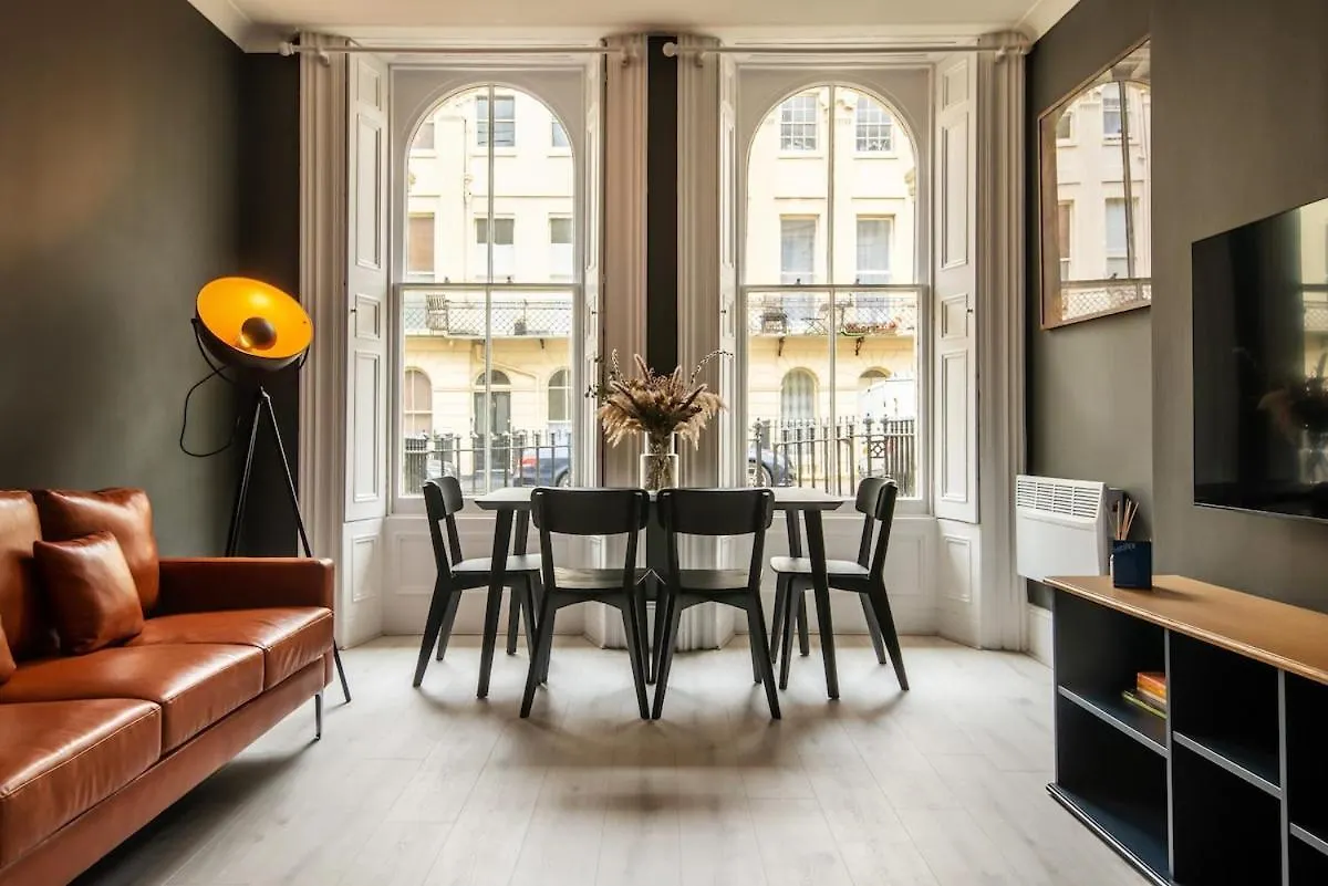 Modern 2-Bedroom 30 Seconds To Seafront Brighton
